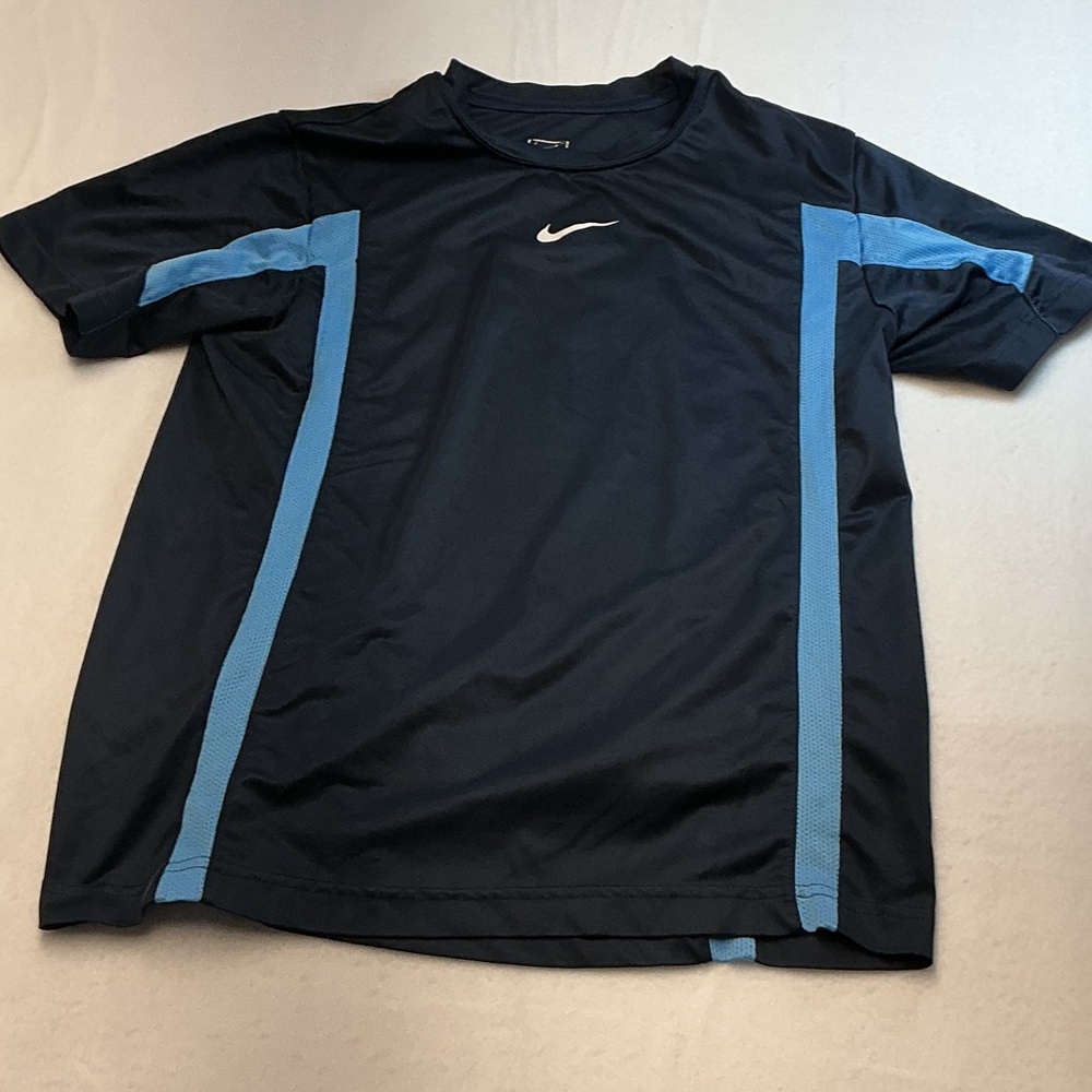 Nike boys  Black Tee with Blue Stripes size M. 0309